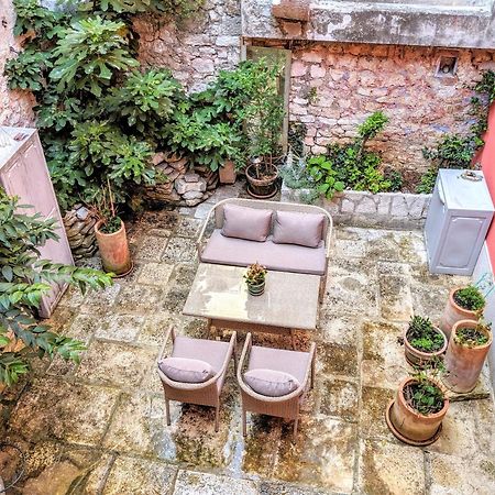 Private Courtyard Medieval Stone Home In Old Town Rovinj Eksteriør billede