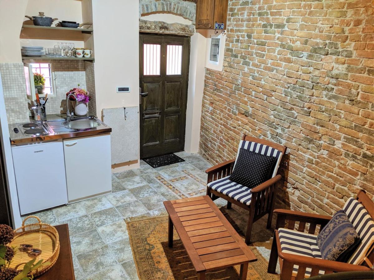 Private Courtyard Medieval Stone Home In Old Town Rovinj Eksteriør billede